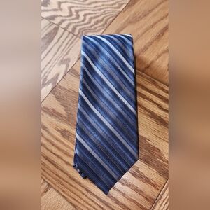 Calvin Klein Navy and Light Blue Diagonal Tie